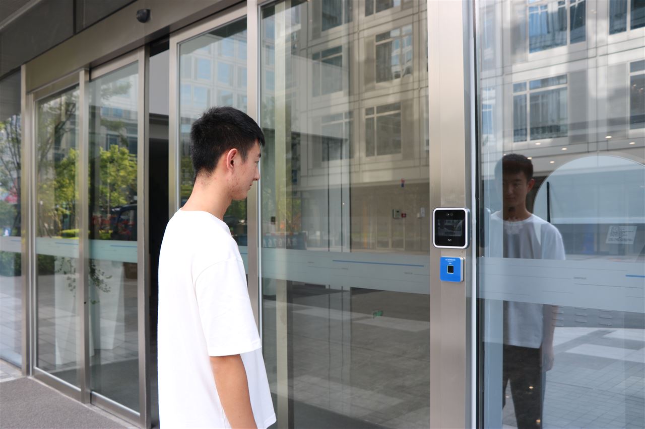 魔点D2智能人脸考勤门禁机 AI赋能下的企业智慧门禁新标杆